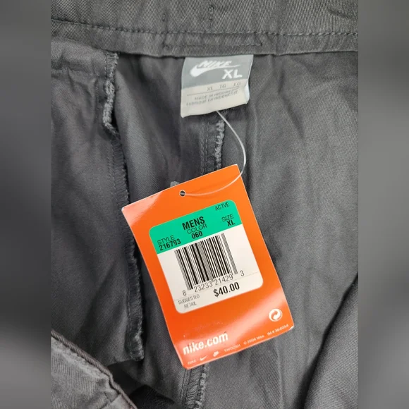 Nike Men's Gray Cargo Shorts Size XL - Picture 5 of 9